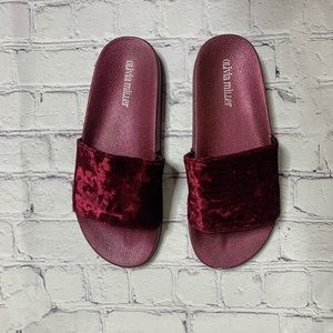 Velvet slides
